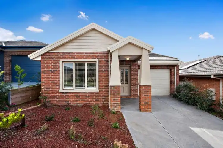 17 McKenzie Way, Doreen VIC 3754