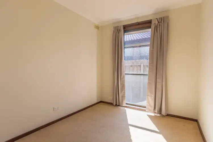 Fifth view of Homely house listing, 10 Edwards Crescent, Wendouree VIC 3355