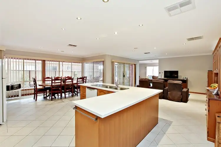 Sixth view of Homely house listing, 5 Chiswick Court, Tarneit VIC 3029
