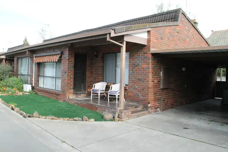 Main view of Homely unit listing, 2/61 Templeton Street, Wangaratta VIC 3677