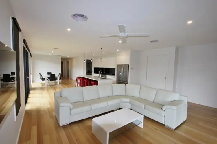 Second view of Homely house listing, 4 Kerry Court, Mansfield VIC 3722