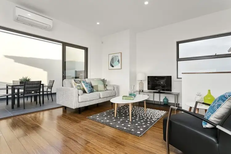 Sixth view of Homely unit listing, 2/100 Manningham Road, Bulleen VIC 3105