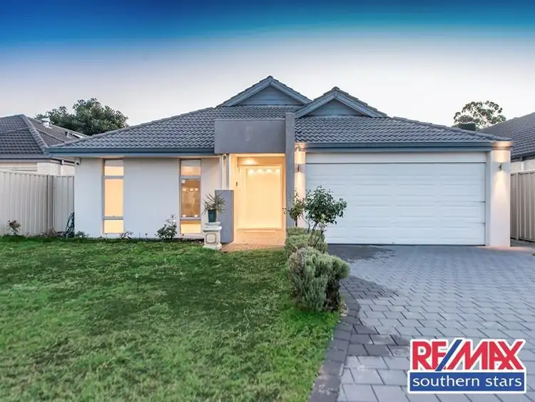 11 Godwit Street, Queens Park WA 6107