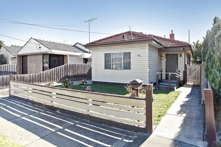 42 Severn Street, Newport VIC 3015