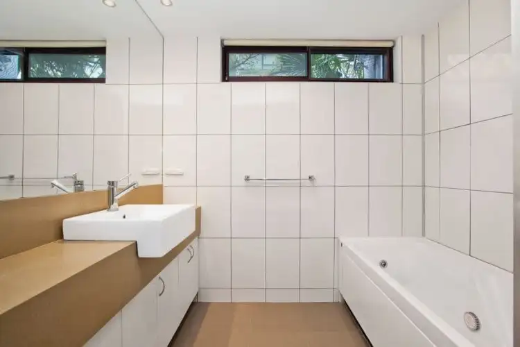 Sixth view of Homely apartment listing, 2B/29 Queens Rd, Melbourne VIC 3004