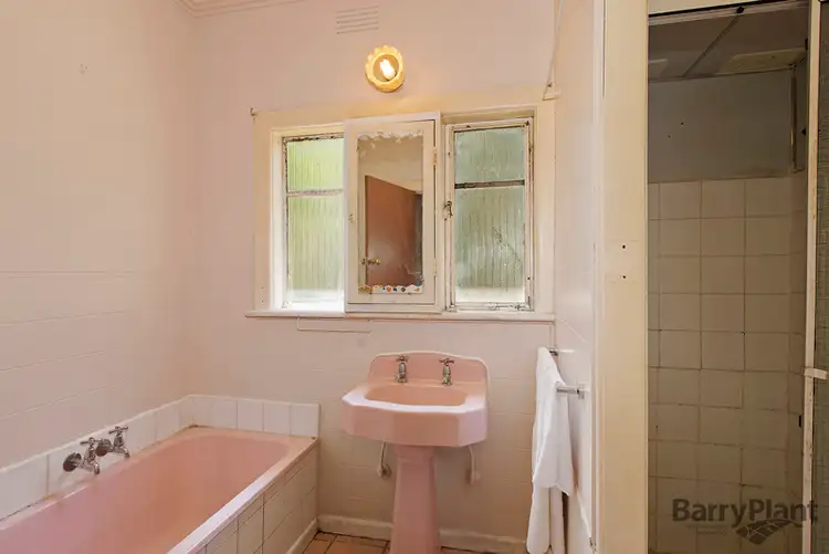 Sixth view of Homely house listing, 10 Daours Court, Watsonia VIC 3087