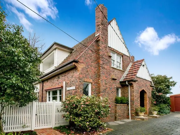 18 Wynden Drive, Frankston VIC 3199