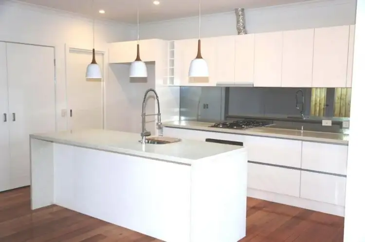 3/2 Bracken Grove, Altona VIC 3018