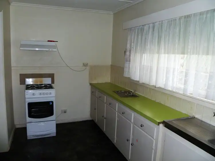 Fifth view of Homely house listing, 4 Franklin Street, Warracknabeal VIC 3393