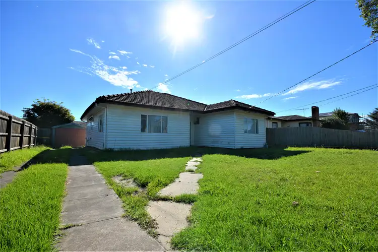 11 Oberon Avenue, St Albans VIC 3021