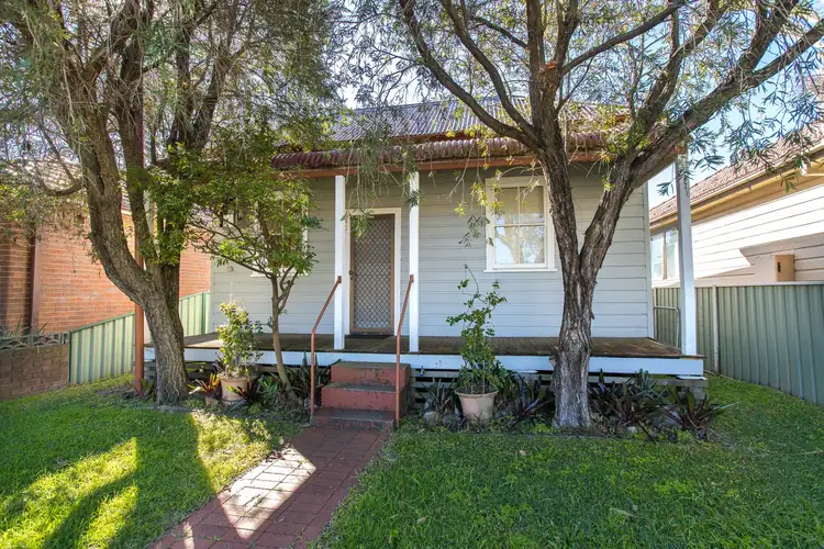 211 Broadmeadow Road, Broadmeadow NSW 2292