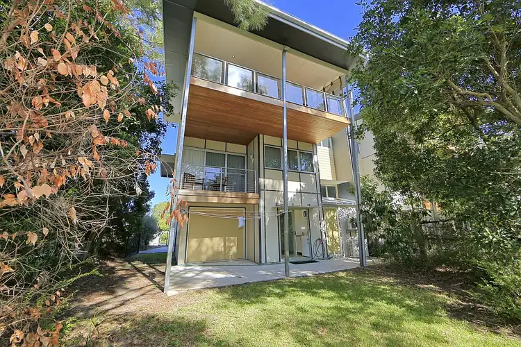 4/1 Hussar Court, Woodgate QLD 4660