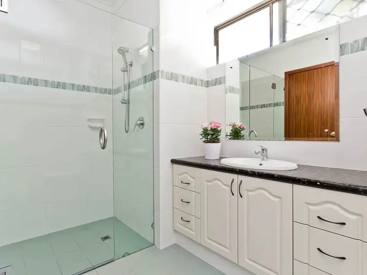 Fourth view of Homely house listing, 5 Narran Place, Swan View WA 6056