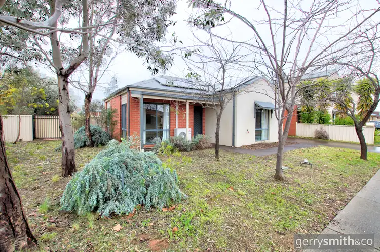 1/9 McTavish Boulevard, Horsham VIC 3400