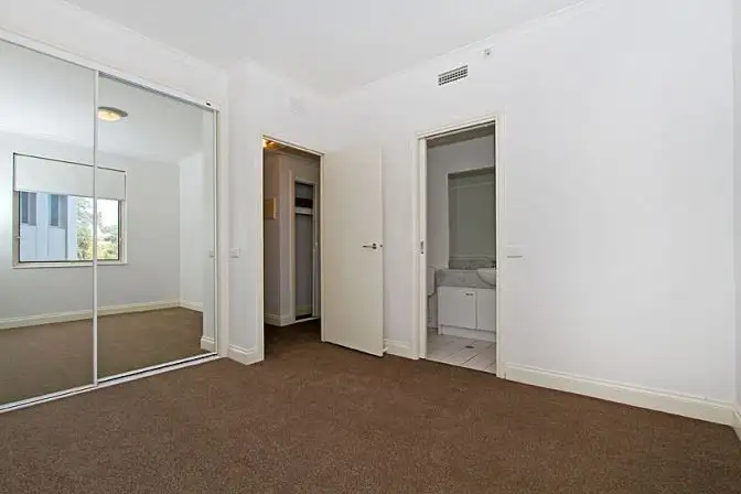 Fifth view of Homely apartment listing, 32/632 St Kilda Road, Melbourne VIC 3004