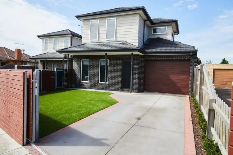 Main view of Homely townhouse listing, 2/8 Birch Avenue, Tullamarine VIC 3043