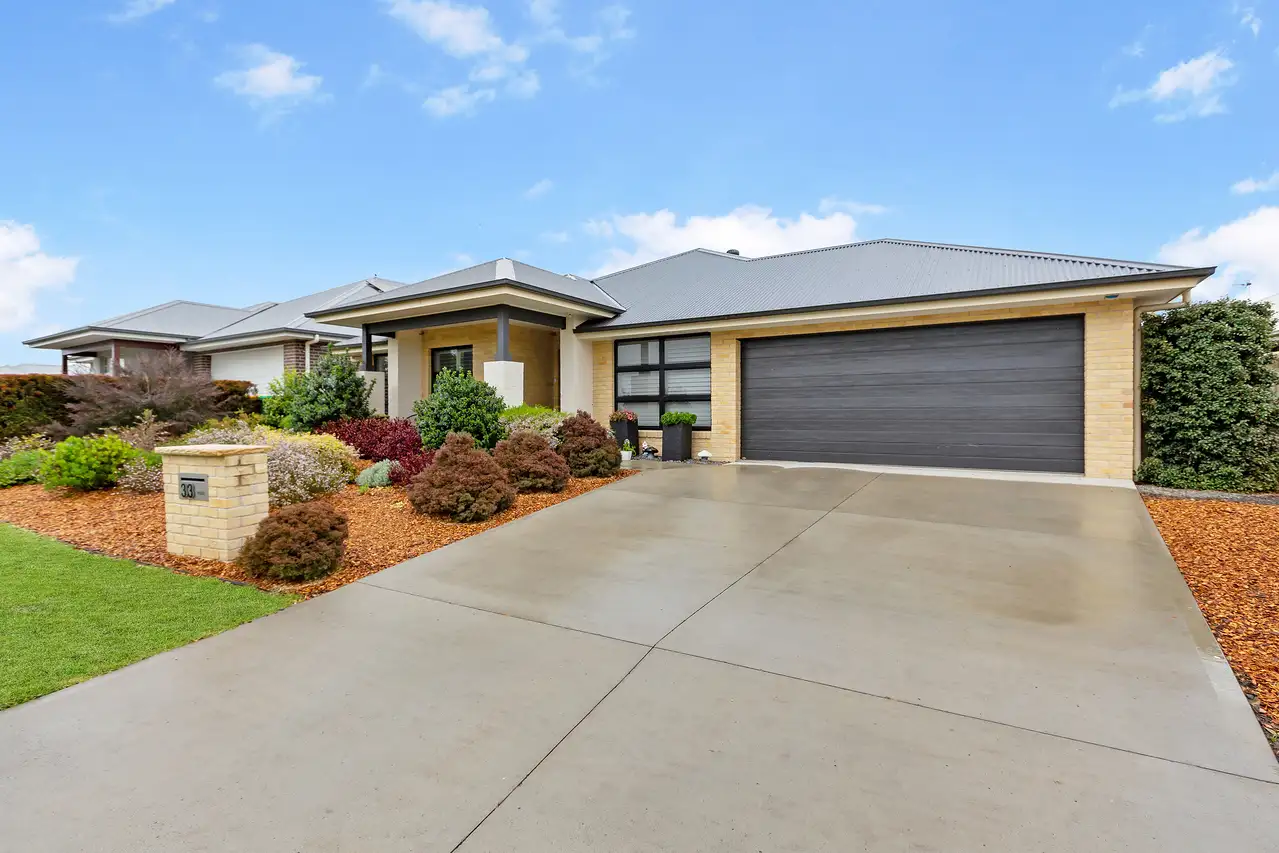Main view of Homely house listing, 33 Barr Promenade, Thornton NSW 2322