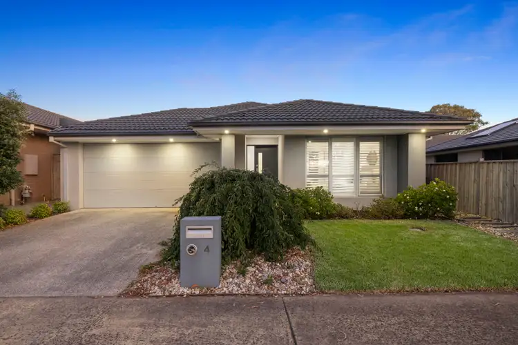 4 Normanby Chase, Sandhurst VIC 3977