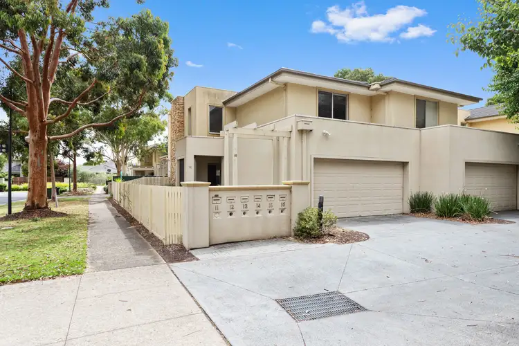 15/2 Coventry Drive, Sandhurst VIC 3977