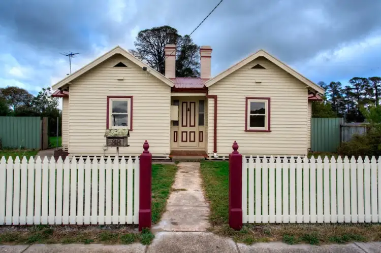 38 Victoria Street, Creswick VIC 3363