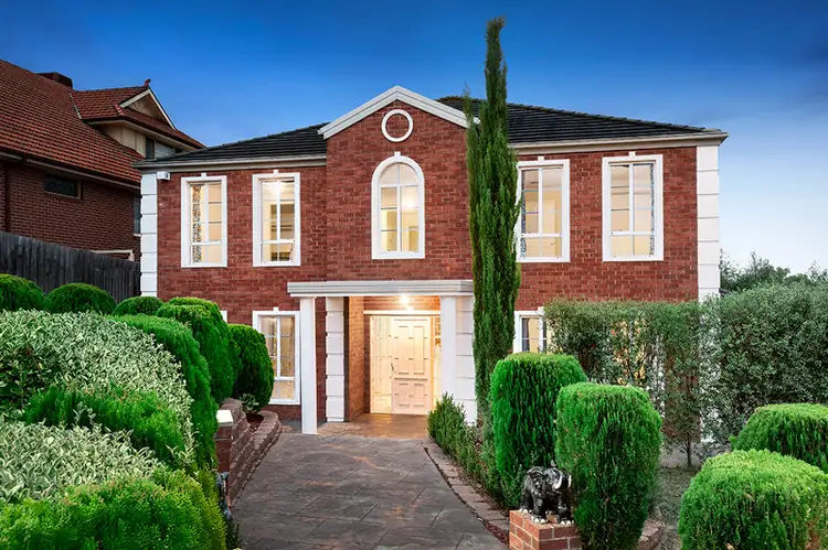 18 Brentwood Rise, Eltham VIC 3095