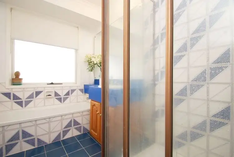 Seventh view of Homely house listing, 2 Appin Court, Meadow Heights VIC 3048