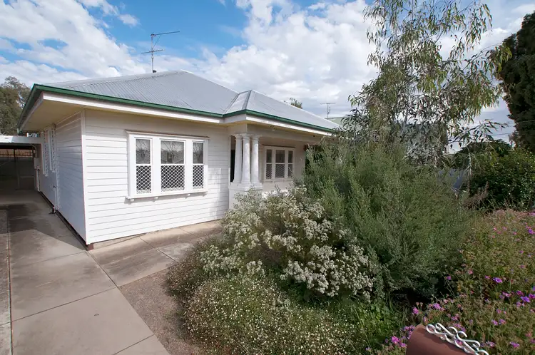 8 Dundas Street, Wangaratta VIC 3677