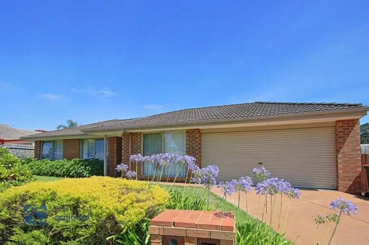 33 Laanecoorie Drive, Lysterfield VIC 3156