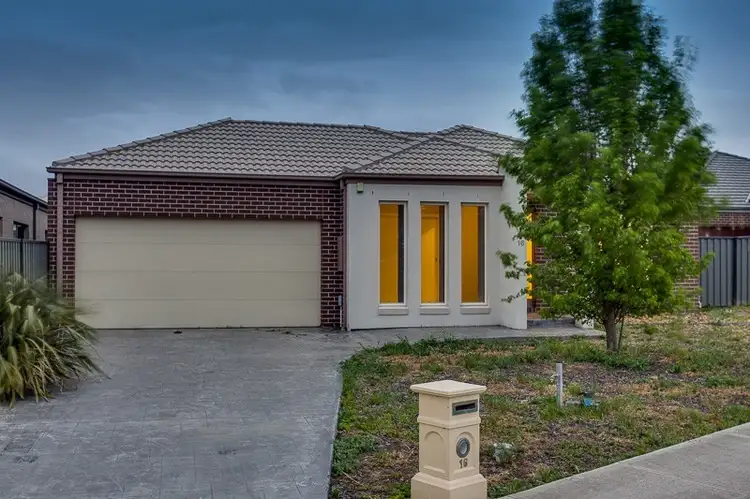 16 Viridian Drive, Hillside VIC 3037