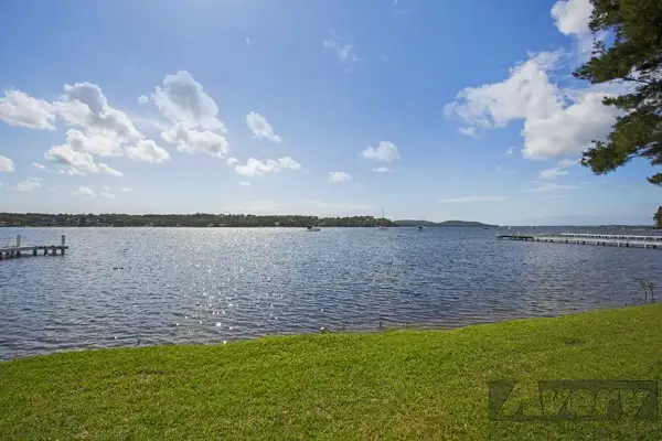 28 Anzac Parade, Toronto NSW 2283