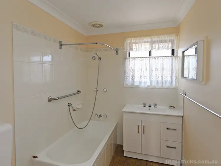 Fourth view of Homely unit listing, 2/5 Langdon Avenue, Wagga Wagga NSW 2650