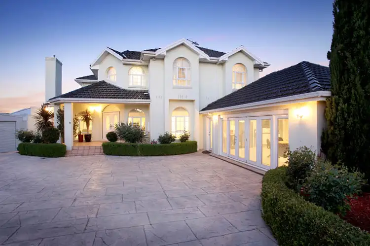 8 Catterick Court, Greenvale VIC 3059