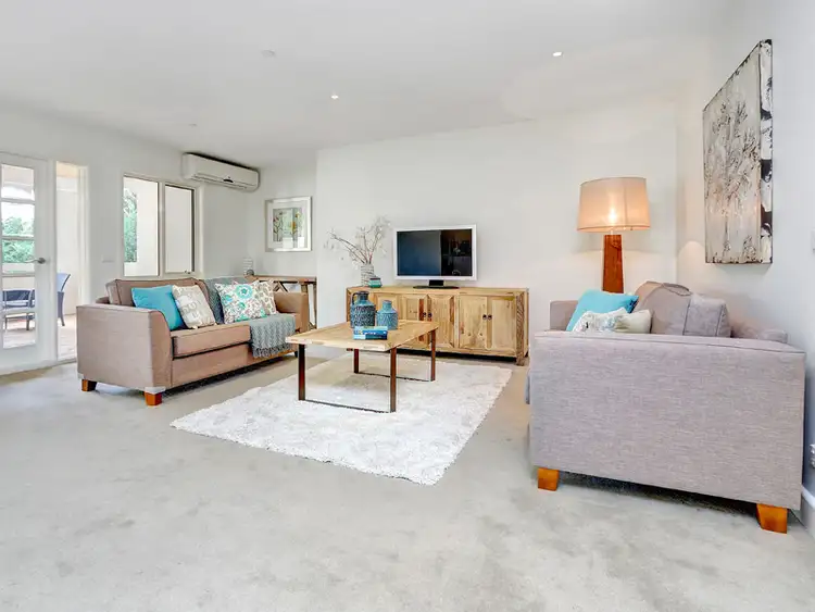 Fifth view of Homely townhouse listing, 2/32 Pinehill Drive, Frankston VIC 3199