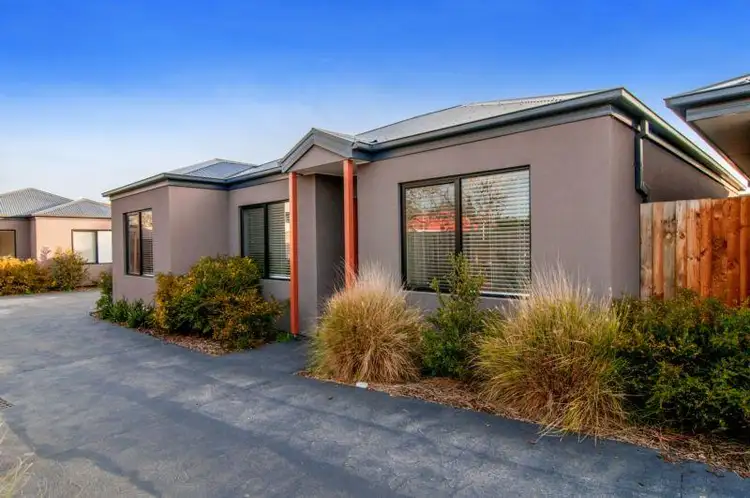 2/1 Lark Street, Altona VIC 3018