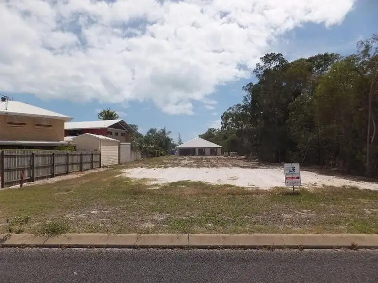 108 Acacia Street, Woodgate QLD 4660