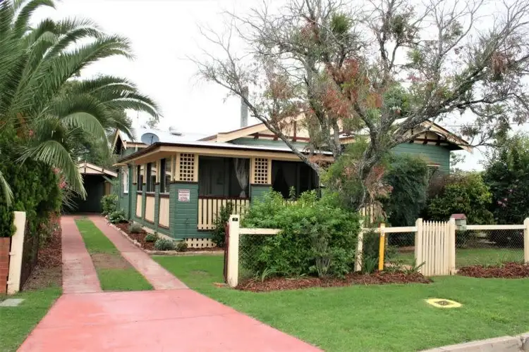 7 Bell Street, Oakey QLD 4401