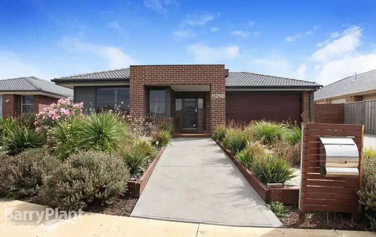 9 Dion Place, Melton West VIC 3337