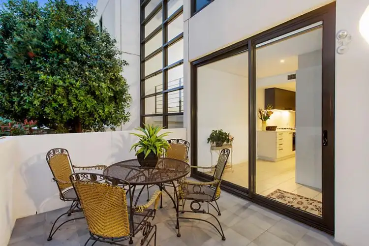 Sixth view of Homely apartment listing, 4/153 Beach Street, Port Melbourne VIC 3207