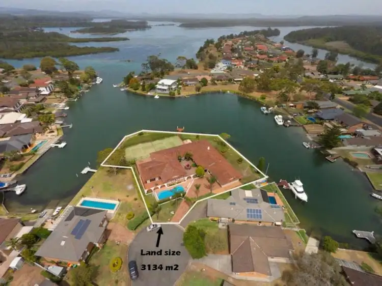 10 Sunset Place, Tuncurry NSW 2428