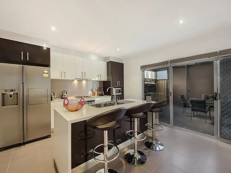 Third view of Homely townhouse listing, 2/12 Bernbank Avenue, St Albans VIC 3021