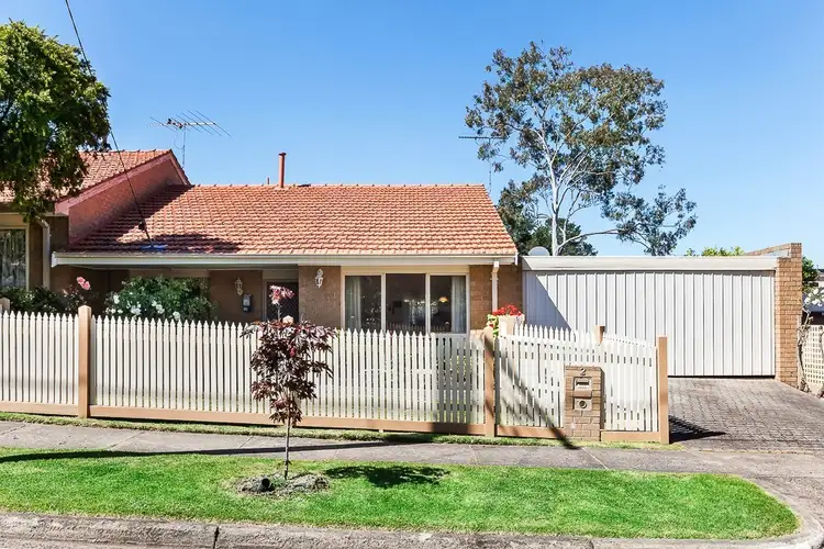 2/1 Harry Street, Doncaster East VIC 3109