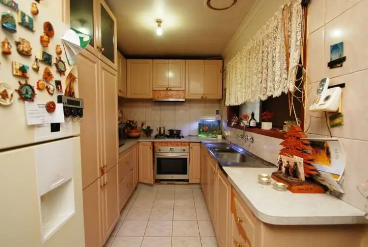 Fifth view of Homely house listing, 33 Malmsbury Drive, Meadow Heights VIC 3048