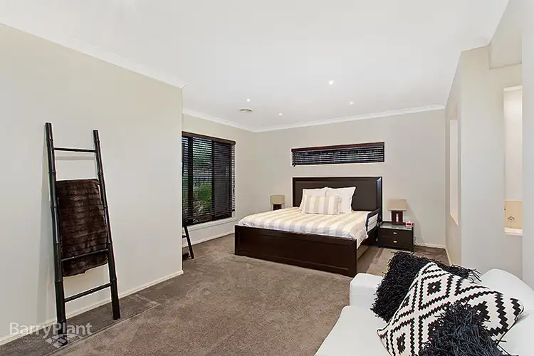 Fifth view of Homely house listing, 9 Bushlark Court, Berwick VIC 3806
