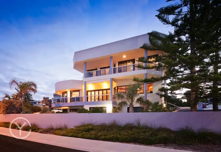 1 Elliott Road, Trigg WA 6029