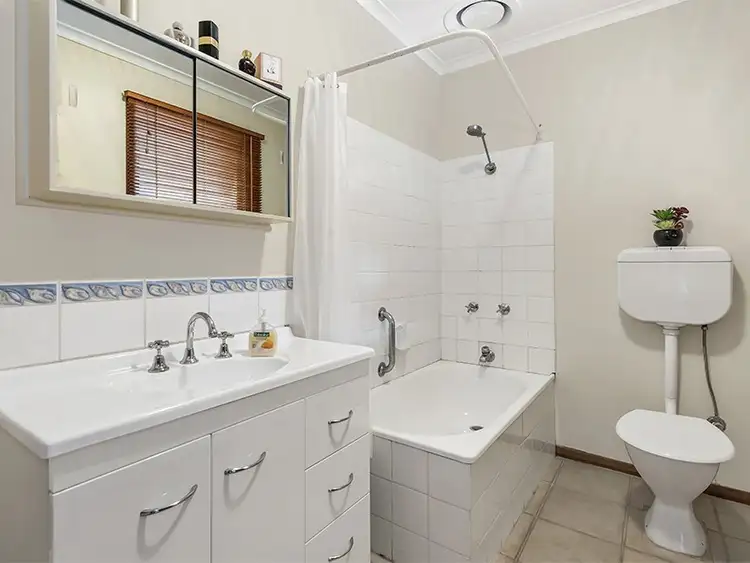 Sixth view of Homely villa listing, 4/492 Main Street, Mordialloc VIC 3195