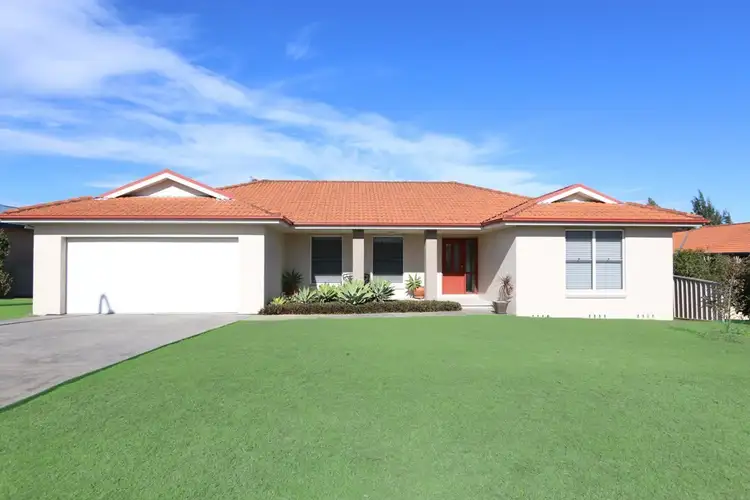 6 Hilltop Cres, Bolwarra Heights NSW 2320