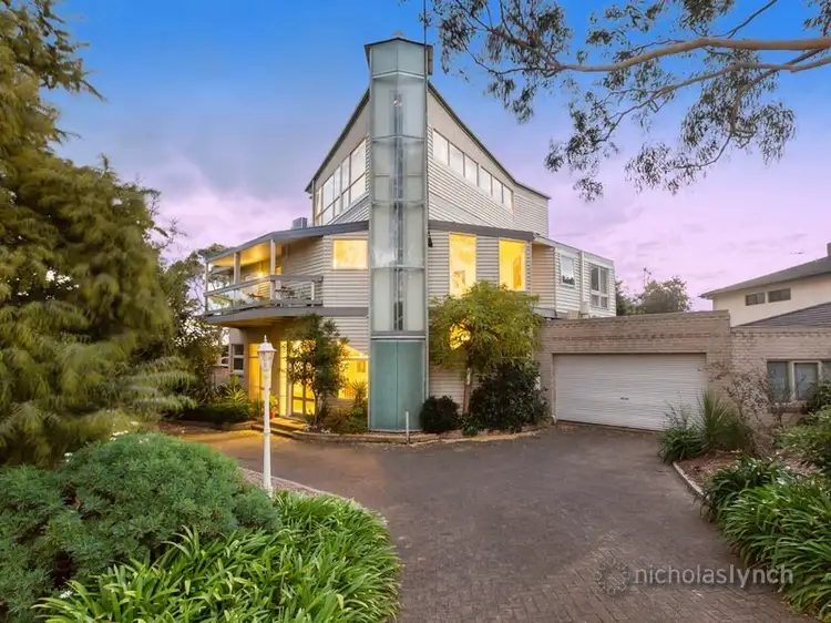 3 Ravenscourt Crescent, Mount Eliza VIC 3930