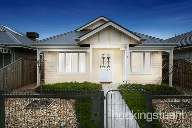8 Castlemaine Walk, Eynesbury VIC 3338