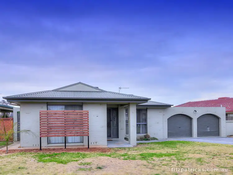 17 Yentoo Drive, Glenfield Park NSW 2650