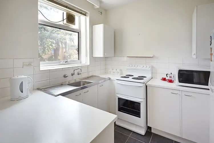 Fourth view of Homely apartment listing, 6/6 Cardigan Street, St Kilda East VIC 3183